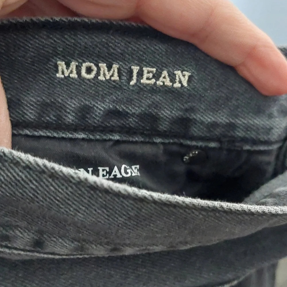 American Eagle Mom Jeans Embroidered Floral Faded black 8 - Picture 11 of 12
